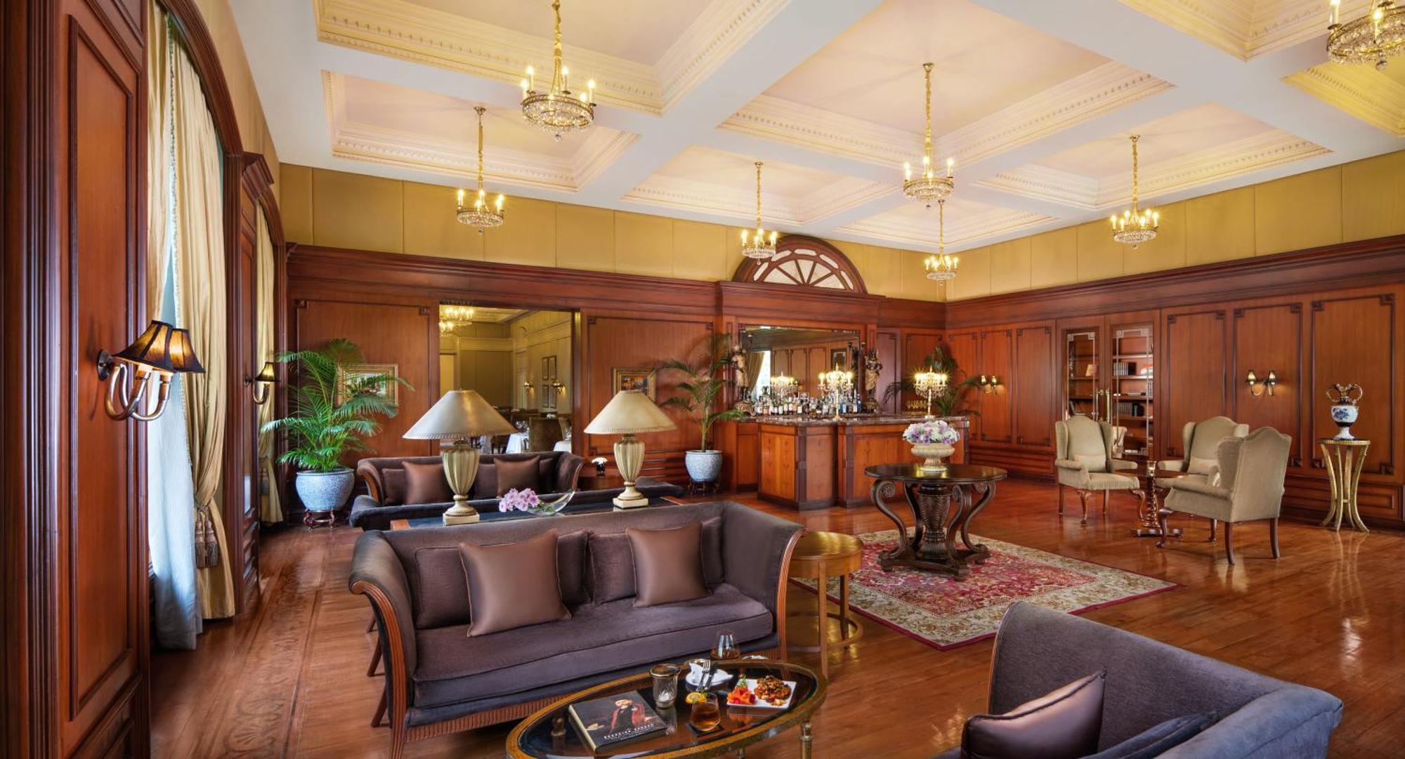 Taj Krishna Hotel Hyderabad Luaran gambar The Imperial Lounge at Delhi International Airport
